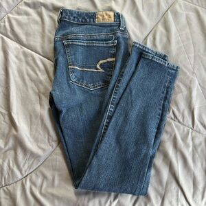 Women’s American eagle jeans